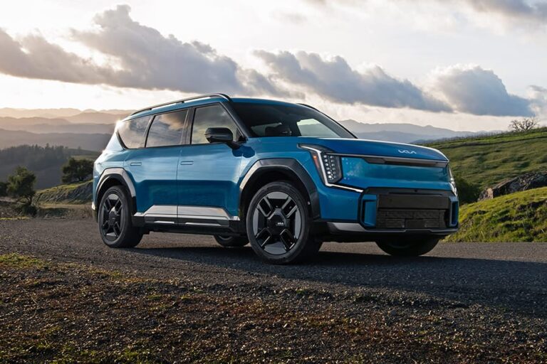 LA Auto Show – Top Automotive Awards – Car&Driver 10 Best Trucks and SUVs – Kia EV9 LA Auto Show – Top Automotive Awards – Car&Driver 10 Best Trucks and SUVs – Kia EV9